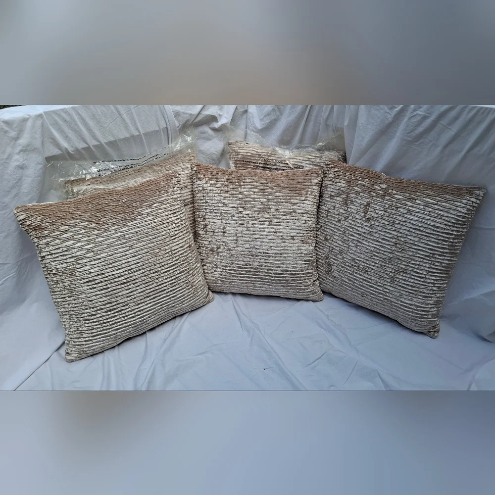 Vintage Pier 1 Ripple Velvet Ivory Set Of 5 Accent Pillows Throw Pillows